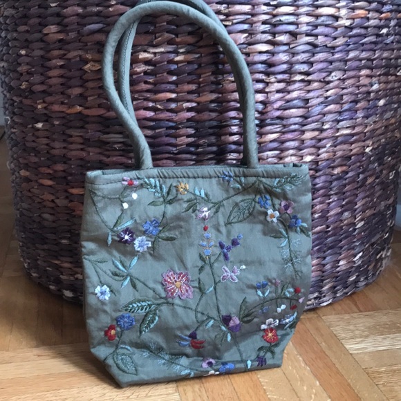 Green Silk embroidered hand bag - Picture 1 of 4